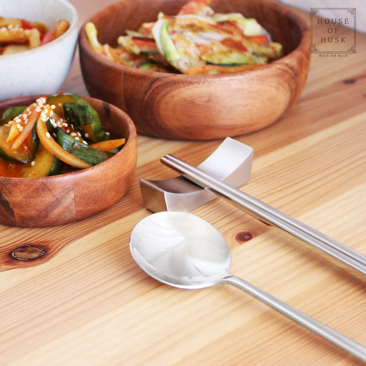 House Of Husk 1 Persoons Chopstick Lepel Set - 1 Paar Metalen Koreaanse Eetstokjes - Inclusief Eetlepel En Houder - RVS - Metaal - Eetstokjes - Koreaans - Vaatwasserbestendig - Sushi Chopsticks - Noodles - Zilver - Afbeelding 3