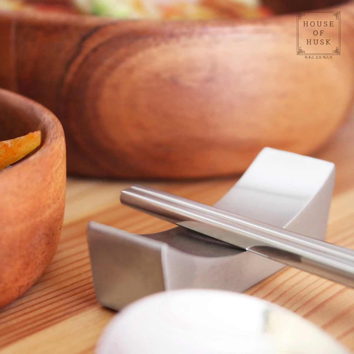 House Of Husk 1 Persoons Chopstick Lepel Set - 1 Paar Metalen Koreaanse Eetstokjes - Inclusief Eetlepel En Houder - RVS - Metaal - Eetstokjes - Koreaans - Vaatwasserbestendig - Sushi Chopsticks - Noodles - Zilver - Afbeelding 5