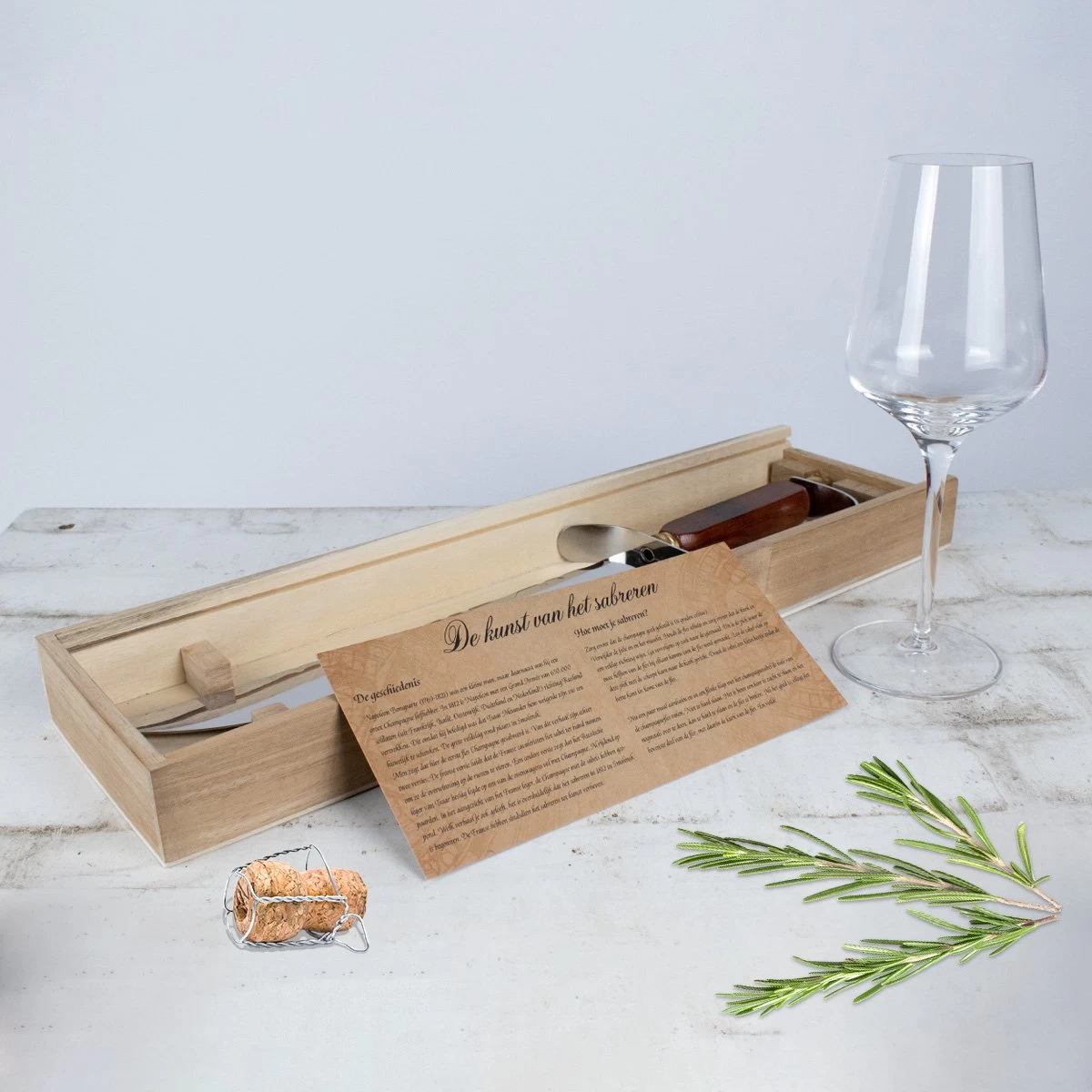 Dymund® Sabreer Sabel - RVS - Professioneel Champagnesabel - Incl. Bewaardoos - 44,5 Cm - Afbeelding 7